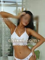 Kelly, 28 Jahre alt mit schwarzen Haaren und BH 75 C - Kategorie: Callgirls und Escort aus Köln (Top Model Escort)