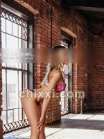 Diana, 25 Jahre alt mit blonden Haaren und BH 75 B - Kategorie: Callgirls und Escort aus Hamburg (Top Model Escort)