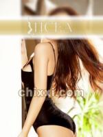 Jenny, 29 Jahre alt mit brünetten Haaren und BH 75 B - Kategorie: Callgirls und Escort aus Hamburg (AROS Escort)