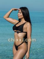 Alina, 27 Jahre alt mit schwarzen Haaren - Kategorie: Callgirls und Escort aus Frankfurt (Cinderella Escorts)