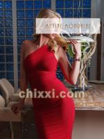 Maxine Mondaine, 43 Jahre alt mit blonden Haaren und BH 70dd - Kategorie: private Nutten und Hobbyhuren aus Hamburg