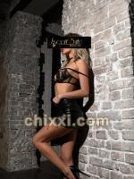 Kim, 39 Jahre alt mit blonden Haaren und BH 75 c Natur - Kategorie: Callgirls und Escort aus Düsseldorf (Escort Suite)