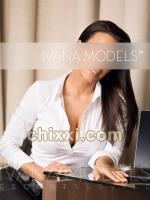 Anna, 37 Jahre alt mit schwarzen Haaren und BH 75C (Natur) - Kategorie: Callgirls und Escort aus Düsseldorf (Ivana Models)