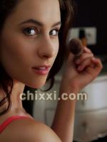 Lora, 32 Jahre alt mit schwarzen Haaren und BH 75 C - Kategorie: Callgirls und Escort aus Köln (NRW Escort Modelle)