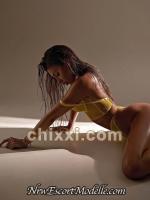 Adda, 30 Jahre alt mit braunen Haaren und BH 75 C - Kategorie: Callgirls und Escort aus Köln (NRW Escort Modelle)
