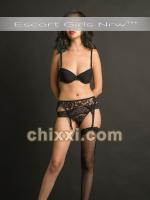 Julia, 24 Jahre alt mit schwarzen Haaren und BH 70B - Kategorie: Callgirls und Escort aus Düsseldorf (Escort Girls NRW)