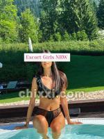 Anabella, 24 Jahre alt mit brünetten Haaren und BH 75B - Kategorie: Callgirls und Escort aus Düsseldorf (Escort Girls NRW)