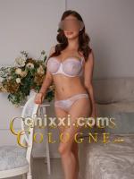 Leah, 26 Jahre alt mit braunen Haaren und BH 70 E - Kategorie: Callgirls und Escort aus Köln (Callgirls Cologne)