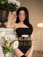 Melania, 28 Jahre alt mit schwarzen Haaren und BH 70 B - Kategorie: Callgirls und Escort aus Köln (Callgirls Cologne)