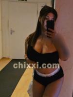 ZartOderHartEssen, 23 Jahre alt mit brünetten Haaren und BH 85 D - Kategorie: private Nutten und Hobbyhuren aus Essen