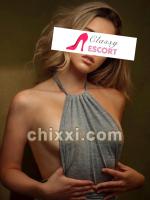 Ivy, 24 Jahre alt mit blonden Haaren und BH 80B - Kategorie: Callgirls und Escort aus Hamburg (ClassyEscort)