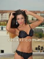 Ninette, 21 Jahre alt mit braunen Haaren - Kategorie: Callgirls und Escort aus Stuttgart (Companion Deluxe)