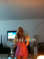 Vanessa Kosta, 33 Jahre alt mit blonden Haaren - Kategorie: privates Shemale aus Berlin