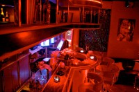 Deluxe Bar - Tabledance und Strip-Bar in der man auch Sex haben kann in Friedrichshain