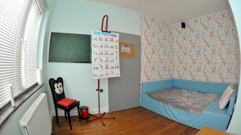 Bordell/Laufhaus Teenyland aus Köln Chixxi